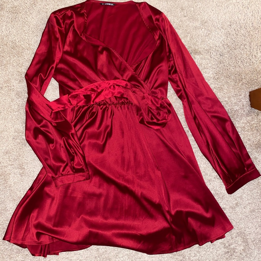 Silk maroon long sleeve dress - Shein
